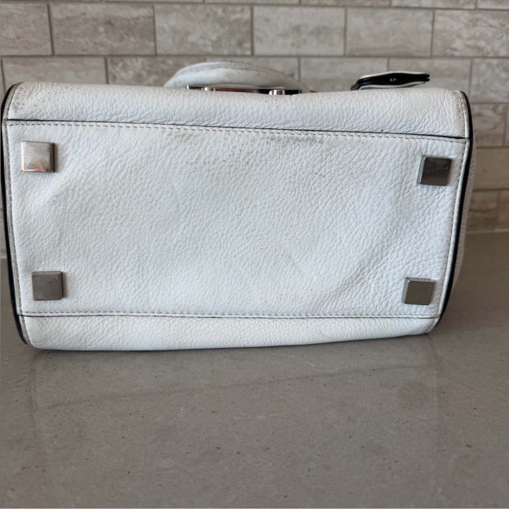 Michael Kors White Audrey Satchel Zip and slip interior pockets - Picture 3 of 13